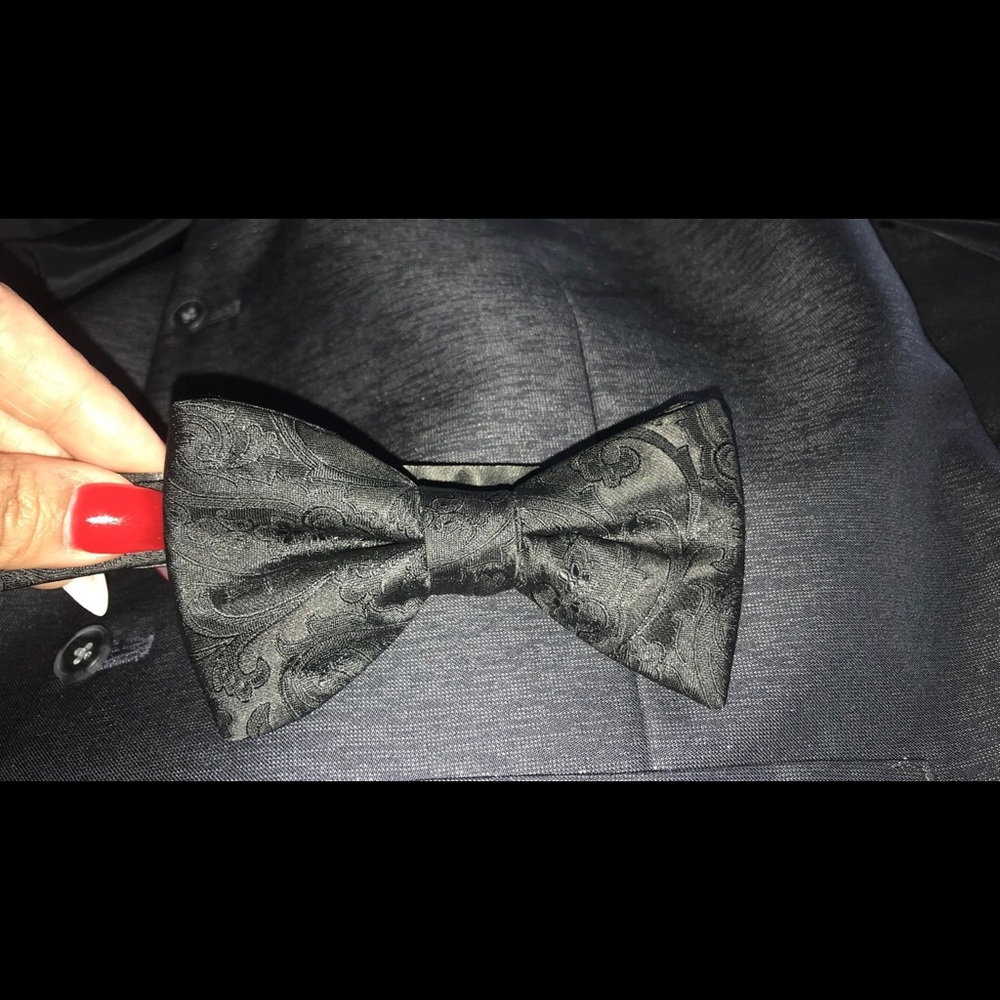 BLACK ALFANI FLORAL BOW TIE - Picture 4 of 5